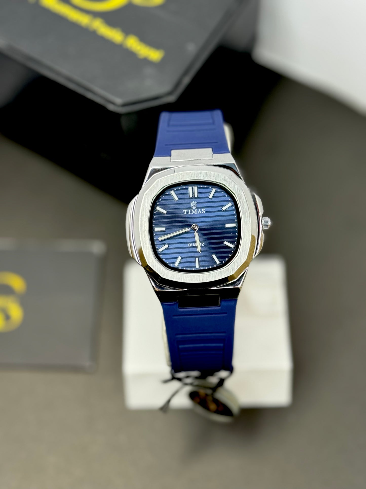 Timas  Quartz Rubber Strap with Magnetic Lock