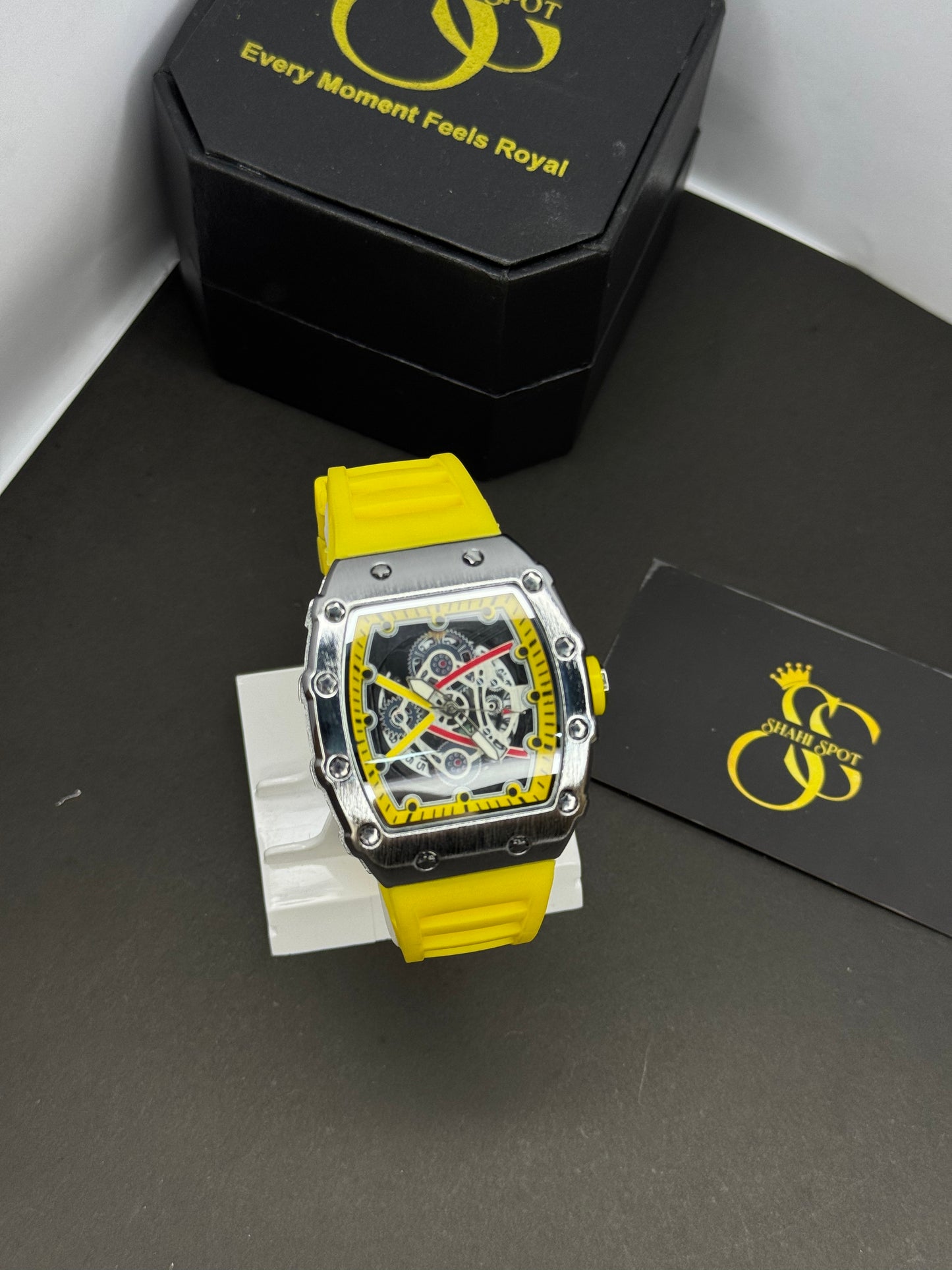 RM-52 Premium Watch