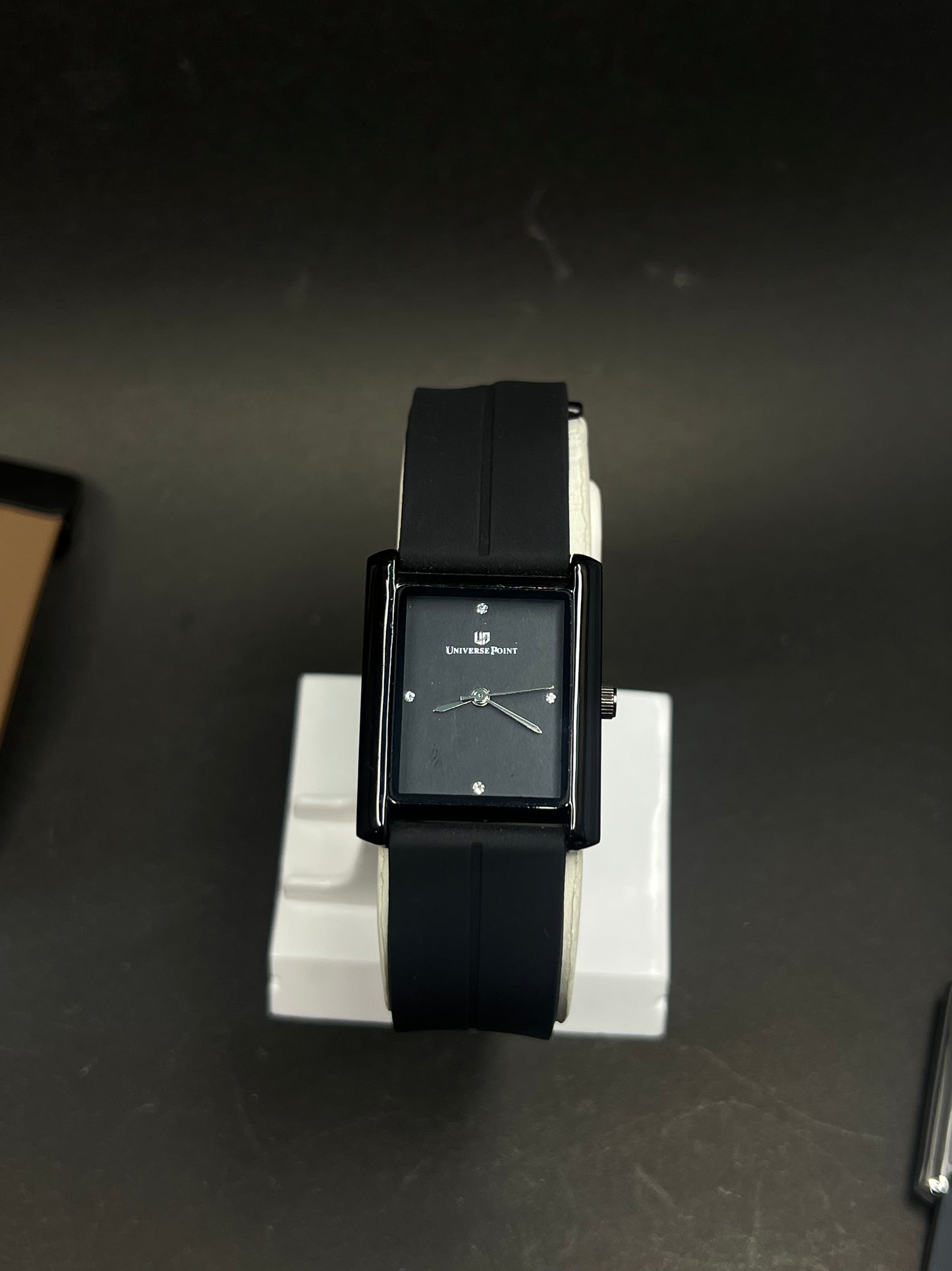 Universal Point Tank watch mini